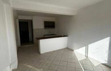 Imagem 6: Kitnet para Aluguel - Centro de Iguaba Grande RJ - Frente para a Lagoa