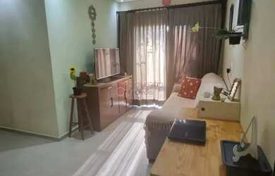 Imagem: O apartamento possui 2 Dormitórios, 1 Banheiro, 1 Vaga na garagem