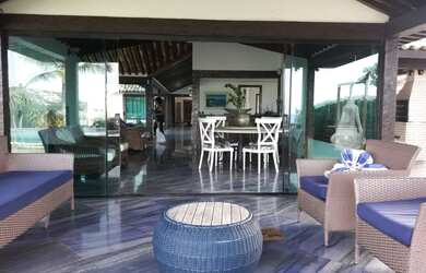 Imagem 8: Casa de temporada com 5 suítes, pé na areia, fora de Condomínio na...