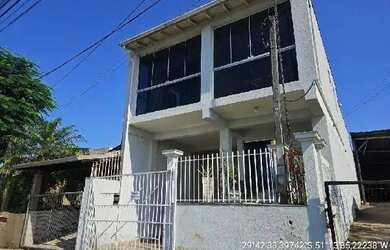 Imagem: A casa possui 2 Dormitórios, 1 Banheiro, 1 Vaga na garagem