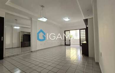 Imagem: O apartamento possui 3 Dormitórios, 1 Banheiro, 2 Vagas na