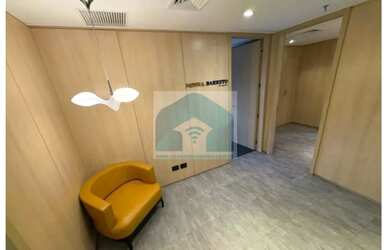 Imagem: O depósito possui 4 Vagas na garagem, 147m² de Área e está