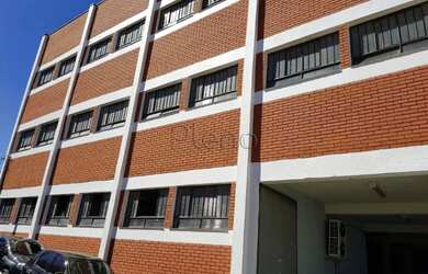 Imagem: O depósito possui 5 Vagas na garagem, 2200m² de Área e está