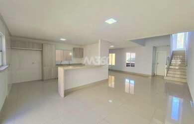 Imagem: A casa possui 4 Dormitórios, 5 Banheiros, 206m² de Área e