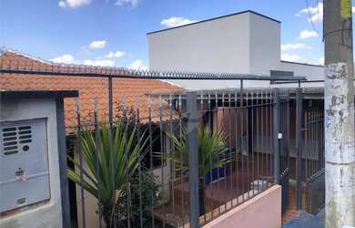 Imagem: A casa possui 3 Dormitórios, 3 Banheiros, 2 Vagas na garagem