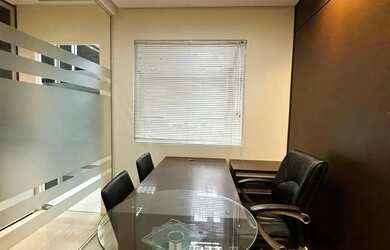 Imagem 12: Wall Street sala decorada PORTEIRA FECHADA