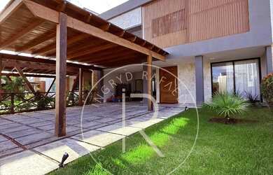 Imagem: A casa em condomínio possui 4 Dormitórios, 5 Banheiros, 2