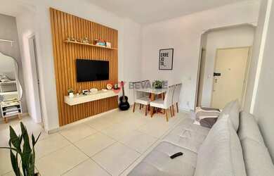 Imagem: O apartamento possui 1 Dormitório, 1 Banheiro, 1 Vaga na garagem