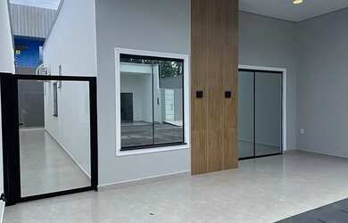 Imagem: A casa em condomínio possui 2 Dormitórios, 2 Banheiros e 111m²