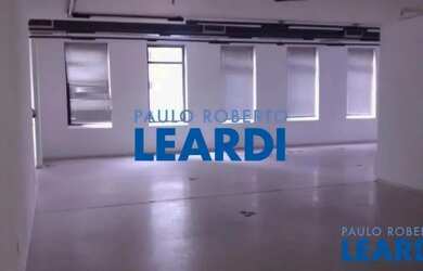 Imagem: O depósito possui 2 Vagas na garagem, 104m² de Área e está