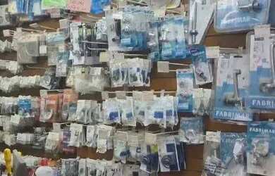 Imagem: O depósito possui 2 Vagas na garagem, 200m² de Área e está