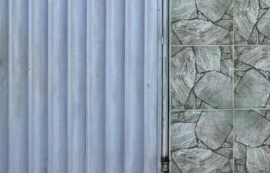 Imagem: A casa possui 2 Dormitórios, 2 Banheiros, 1 Vaga na garagem