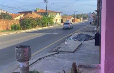 Imagem: A casa possui 2 Dormitórios, 1 Banheiro, 1 Vaga na garagem