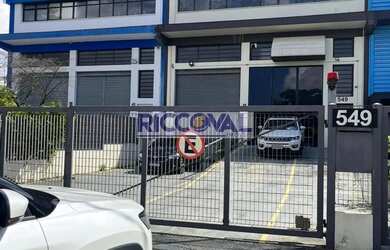 Imagem: O depósito possui 1.074m² de Área e está localizado em