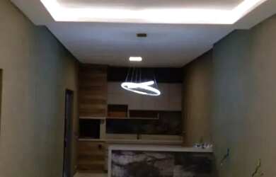 Imagem: A casa possui 2 Dormitórios, 2 Banheiros e 100m² de Área