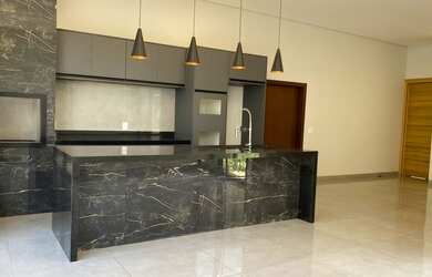 Imagem: A casa em condomínio possui 3 Dormitórios, 4 Banheiros, 160m²