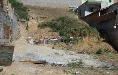 Imagem: O terreno possui 250m² de Área e está localizado em Loteamento