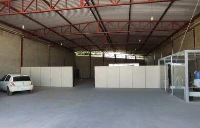 Imagem: O depósito possui 5 Vagas na garagem, 400m² de Área e está