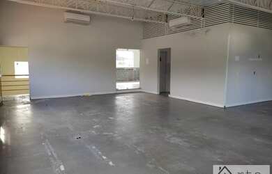 Imagem: O depósito possui 180m² de Área e está localizado em Regiao