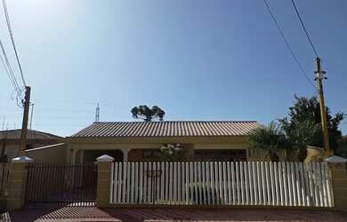 Imagem: A chácara possui 300m² de Área e está localizado em Cajuru