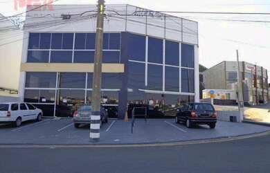 Imagem: O depósito possui 5 Vagas na garagem, 52m² de Área e está