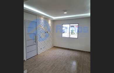 Imagem: A casa possui 2 Dormitórios, 2 Banheiros, 2 Vagas na garagem