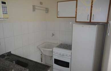 Imagem: O apartamento possui 1 Dormitório, 1 Banheiro, 1 Vaga na garagem