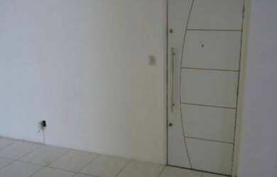 Imagem 2: Vende-se ou Aluga-se. 1 Banheiroe3 Dormitórios