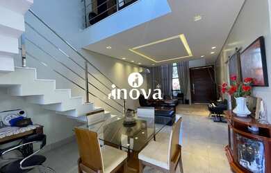 Imagem: A casa em condomínio possui 4 Dormitórios, 4 Banheiros, 4