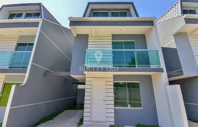 Imagem: A casa possui 3 Dormitórios, 4 Banheiros, 2 Vagas na garagem