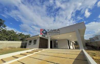 Imagem: A casa em condomínio possui 4 Dormitórios, 4 Banheiros, 2