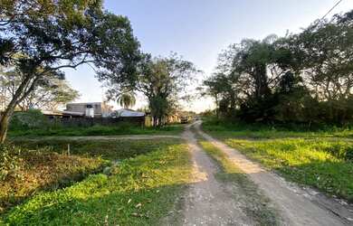 Imagem 1: Terreno de esquina no Balneário Gaivota, em Itanhaém, litoral sul de...