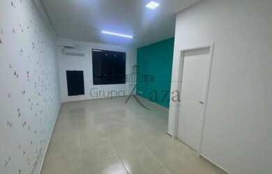 Imagem: O depósito possui 1 Vaga na garagem, 36m² de Área e está