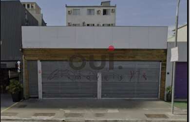 Imagem: O depósito possui 2 Vagas na garagem, 200m² de Área e está