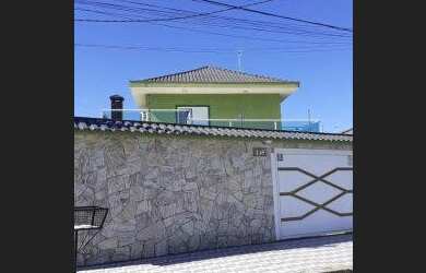 Imagem: A casa possui 5 Dormitórios, 5 Banheiros, 4 Vagas na garagem