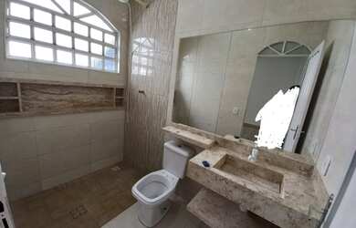 Imagem 1: Casa sozinha no lote. 2 Banheirose3 Dormitórios