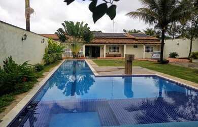 Imagem: A casa em condomínio possui 3 Dormitórios, 2 Banheiros, 5