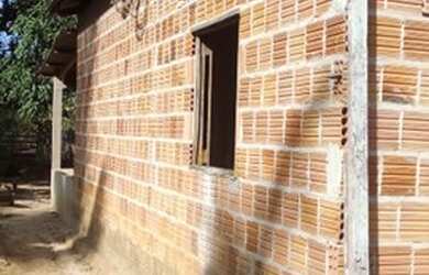 Imagem: A casa possui 2 Dormitórios, 1 Banheiro e está localizado