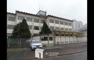 Imagem: O depósito possui 5 Vagas na garagem, 2.684m² de Área e