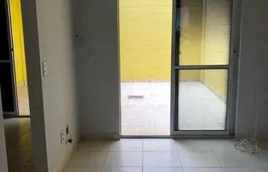 Imagem: A casa possui 4 Dormitórios, 2 Banheiros, 3 Vagas na garagem