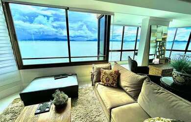 Imagem: O apartamento possui 3 Dormitórios, 5 Banheiros, 2 Vagas na