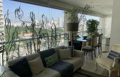 Imagem: O apartamento possui 4 Dormitórios, 5 Banheiros, 4 Vagas na