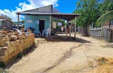Imagem: A casa possui 1 Dormitório, 1 Banheiro, 4 Vagas na garagem