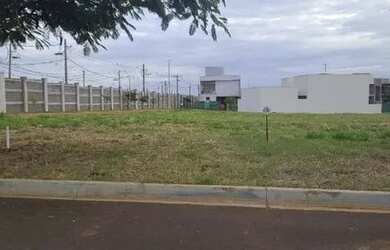 Imagem: O terreno possui 323m² de Área e está localizado em Grand