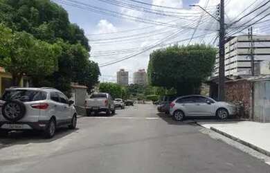 Imagem: A casa em condomínio para alugar possui 3 Dormitórios, 3 Banheiros