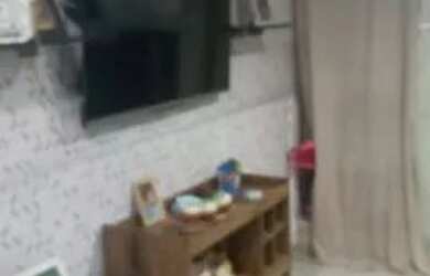 Imagem: A casa possui 2 Dormitórios, 2 Banheiros, 1 Vaga na garagem