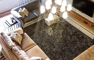 Imagem: A casa possui 4 Dormitórios, 5 Banheiros, 3 Vagas na garagem