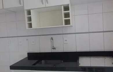 Imagem: O apartamento possui 2 Dormitórios, 1 Banheiro, 2 Vagas na