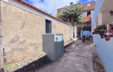 Imagem: A casa possui 2 Dormitórios, 1 Banheiro, 1 Vaga na garagem