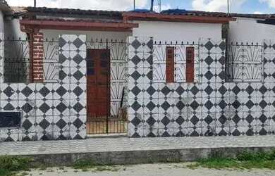 Imagem: A casa possui 2 Dormitórios, 1 Banheiro e está localizado